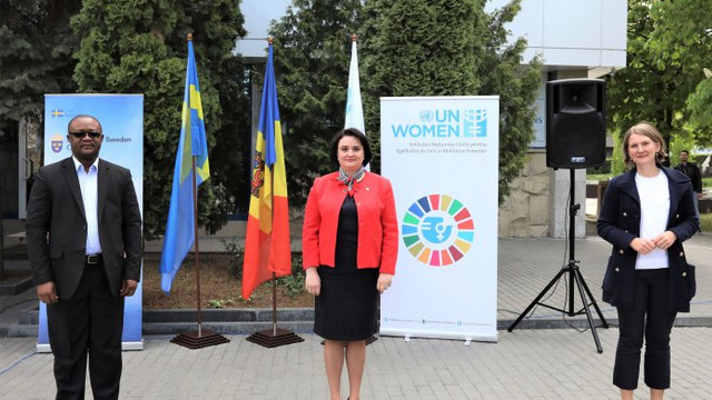 UN Women Moldova și Suedia au donat costume de protecție pentru asistenții sociali

