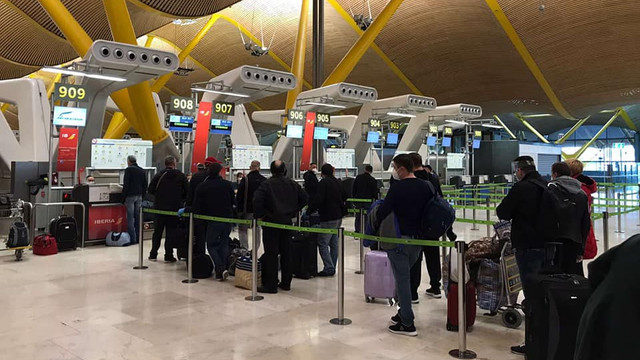 Cetățeni ai R.Moldova, repatriați din Spania cu zborul charter Madrid - Chișinău