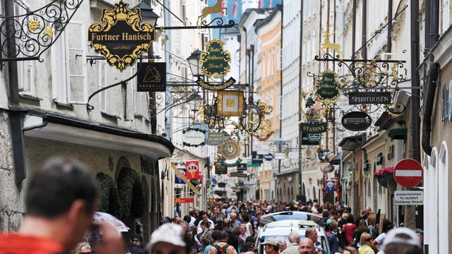 Austria a prezentat planul de relansare economică și a redeschis mii de magazine. Premier: 