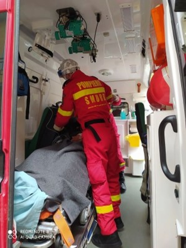 Medici și paramedici SMURD au adus în siguranță la Chișinău doi pacienți de la Bălți