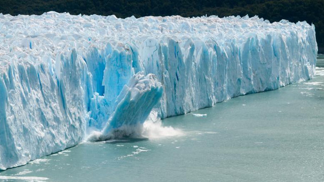 Cel mai mare ghețar din lume s-a fragmentat și se topește. Are circa 6000 de kilometri pătrați

