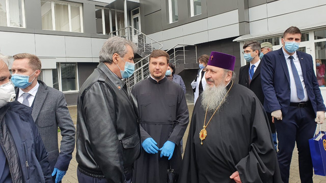 Înaltpreasfințitul Petru, Mitropolitul Basarabiei (Patriarhia Română), a mulțumit cu binecuvântare pentru donația importantă oferită basarabenilor de către România


