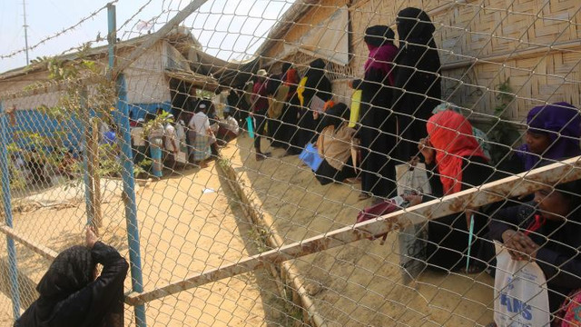 Au fost confirmate primele cazuri de coronavirus în cea mai mare tabără de refugiați din lume