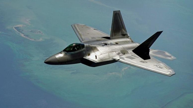 Un avion supersonic F-22 Raptor s-a prăbușit în statul american Florida