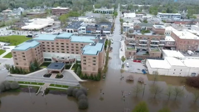 Aproape 11.000 de persoane evacuate după fisurarea a două baraje în statul Michigan. Autoritățile se tem de inundații istorice
