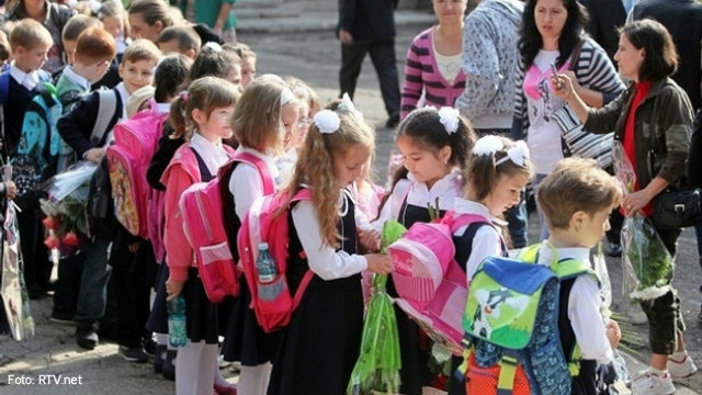 Circa 3700 cereri depuse online în prima zi de înscriere în clasa I a copiilor din capitală