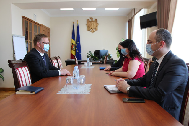 Ambasadorul Bartłomiej Zdaniuk, interesat de evoluția dialogului între Chișinău și Tiraspol la întâlnirea cu Cristina Lesnic
