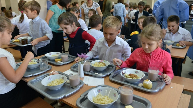 Primăria Chișinău pregătește un nou concept de alimentație în școli și grădinițe. Audit la cinci combinate de alimentație publică 