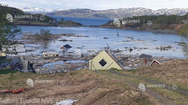Opt case au ajuns în mare după o alunecare de teren produsă într-o regiune norvegiană arctică