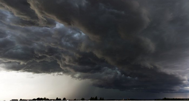 Meteorologii au emis cod galben de instabilitate atmosferică