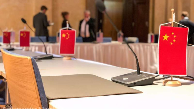 Polemică privind prezența drapelelor chineze, în absența delegației Chinei, la consultările ruso-americane cu privire la dezarmare