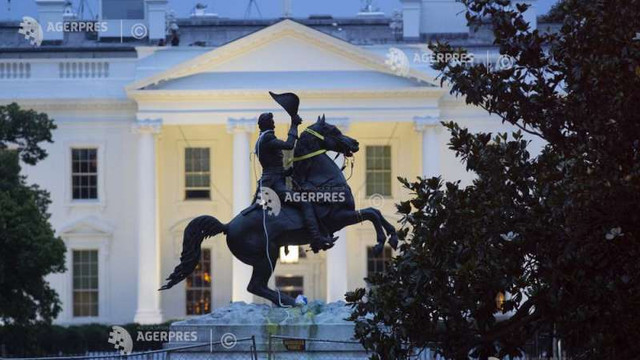 SUA | Protestatarii au încercat să demoleze o statuie a fostului președinte Andrew Jackson, din apropierea Casei Albe