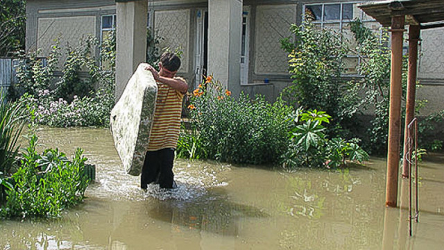 În unele localități din R. Moldova a început evacuarea cetățenilor în legătură cu pericolul de inundații