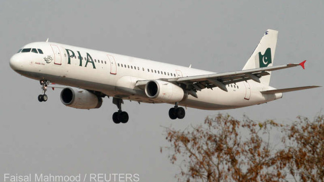 Pakistan: 150 de piloți, opriți la sol pentru licențe 'suspecte' după accidentul de avion din mai