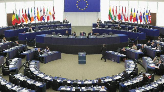 COVID-19 reprezintă un risc mediu pentru lucrători. Parlamentul European a acceptat poziția Comisiei, după numeroase obiecții