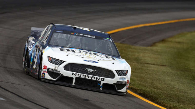 Auto: Americanul Kevin Harvick, învingător în cursa NASCAR de la Pocono