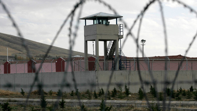 Zeci de mii de deținuți, eliberați de frica pandemiei în Turcia. Pentru o anumită categorie, ieșirea din închisoare este exclusă