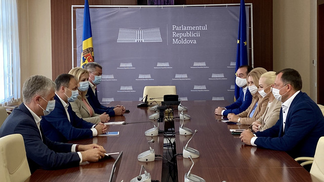 Prima rundă de discuții între Partidul „Șor” și „Pro Moldova” despre demiterea Guvernului Chicu