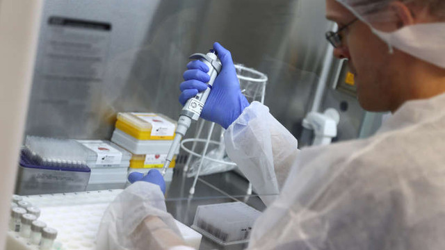 Coronavirus: Marea Britanie raportează 25 de deces și 815 noi contagieri