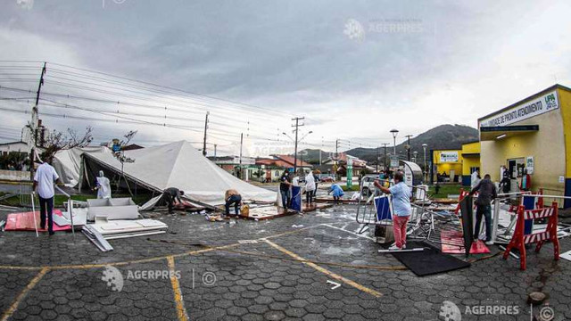 Cel puțin 10 morți după trecerea unui ciclon în sudul Braziliei