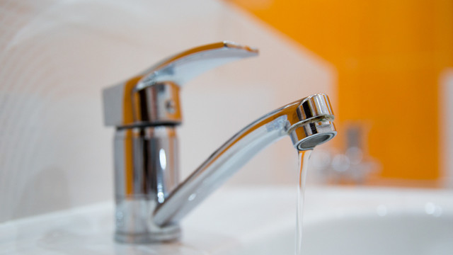 Consumatorii de pe mai multe adrese din Capitală vor rămâne fară apă la robinet 