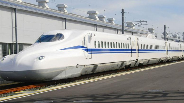 Trenul care poate transporta pasagerii în siguranță chiar și în timpul unui cutremur, a fost lansat
