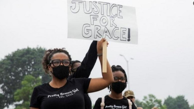 Noi proteste în Detroit după ce o fată de 15 ani, de culoare, a fost trimisă la închisoare juvenilă pentru că nu și-a făcut temele