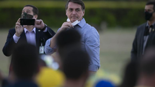 Jair Bolsonaro împarte coronavirus guvernului său - doi miniștri brazilieni au fost confirmați pozitiv cu COVID-19