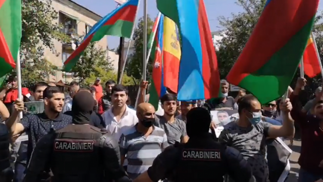 VIDEO. Bătaie generală între susținătorii Armeniei și cei ai Azerbaidjanului, în Chișinău