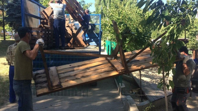 FOTO | O terasă de vară este evacuată forțat din Parcul „La Izvor” 