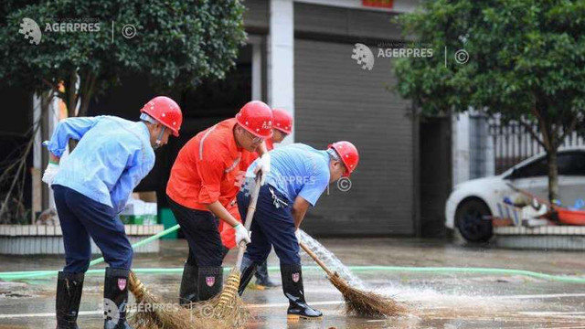 China - 6 morți și 5 dispăruți în urma ploilor torențiale din provincia Sichuan