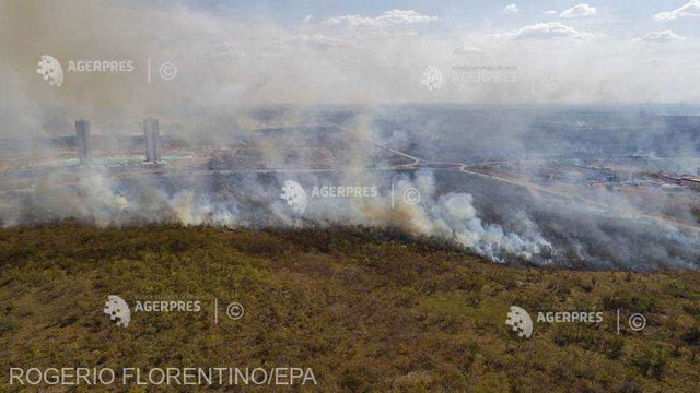 Brazilia - Regiunea amazoniană continuă să ardă la o lună de la interdicția privind incendierea terenurilor