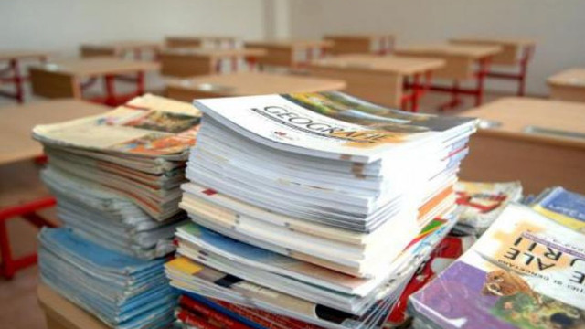 În acest an vor fi reeditate 50 de titluri de manuale școlare