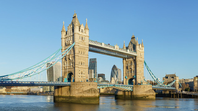 Haos la Londra, după ce Tower Bridge a rămas blocat în timp ce era suspendat

