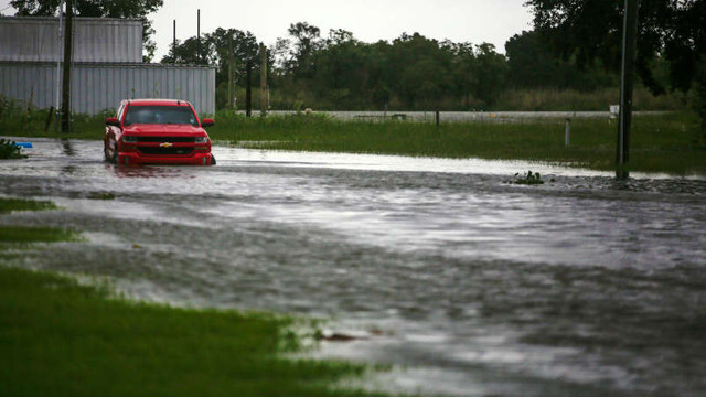 Uraganul Laura, de categoria 4, a ajuns pe uscat în Louisiana