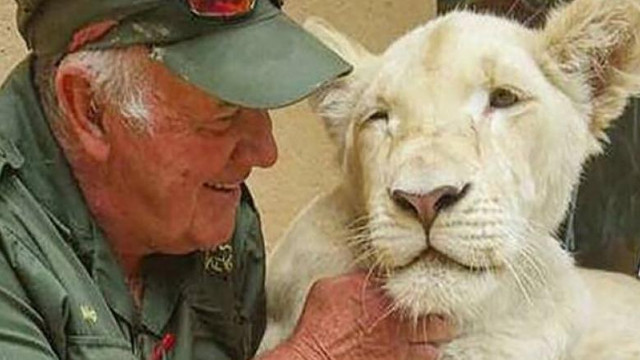 Un ecologist din Africa de Sud a fost omorât de leii pe care îi salvase și îi crescuse de când erau pui