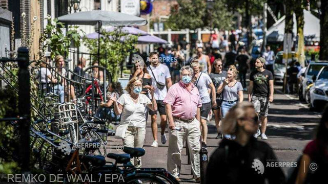 Coronavirus: La Amsterdam și Rotterdam, măștile nu vor mai fi obligatorii în spațiile publice aglomerate