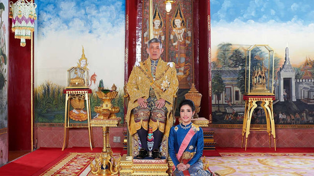 Regele Thailandei a redat consoartei sale regale toate titlurile pe care i le anulase în 2019