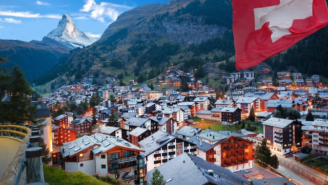Elveția vrea să reducă, prin referendum, imigrația din țările Uniunii Europene, pe seama căreia pun scumpirea locuințelor și lipsa locurilor de muncă
