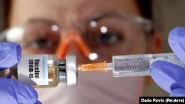Primul vaccin anti-COVID va ajunge în România la începutul anului viitor. Doar 4 din 10 români ar accepta să primească serul