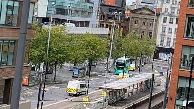 Poliția britanică investighează informațiile despre un obiect suspect găsit într-un autobuz în Manchester