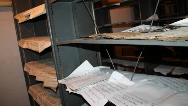 A demarat procesul de restabilire a colecției de documente a bibliotecii Filarmonicii Naționale
