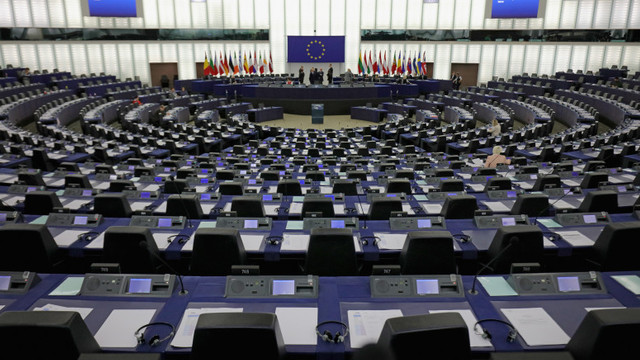 Comisia Europeană își schimbă compoziția după scandalul „Golfgate”. Parlamentul a confirmat noii comisari