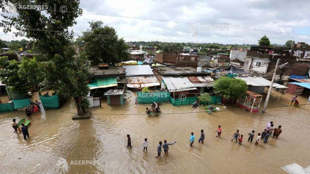 India - Cel puțin 12 persoane și-au pierdut viața în sudul țării după precipitații record