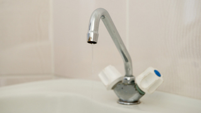 Consumatorii de pe mai multe străzi din capitală vor rămâne marți fără apă la robinet