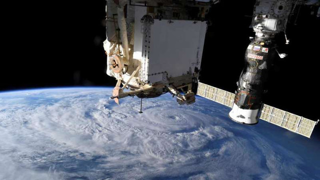 Stația Spațială Internațională a rămas fără oxigen în zona rusească. Echipajul respiră aer din zona americană a stației
