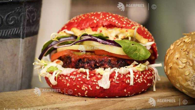 Fermierii cer Parlamentului European să interzică termeni precum burger vegetarian