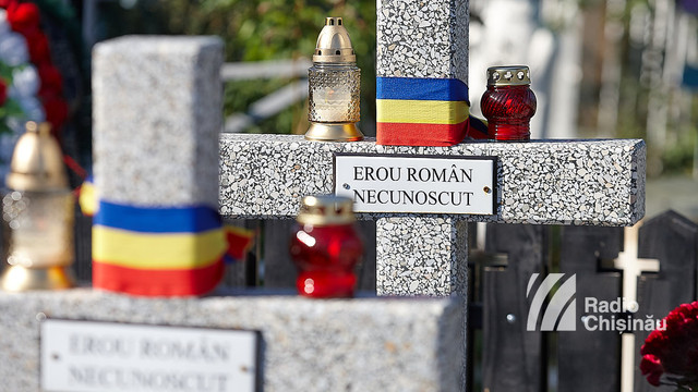 Zeci de oameni s-au strâns la Cimitirul Eroilor din Chișinău pentru a marca Ziua Armatei Române
