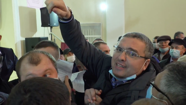 VIDEO | Renato Usatîi a mers la întâlnirea electorală a lui Igor Dodon 