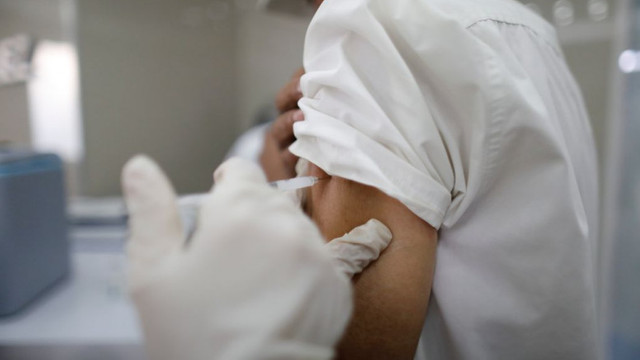 Israel: Încep testele pe oameni ale vaccinului împotriva COVID-19; școlile se redeschid treptat